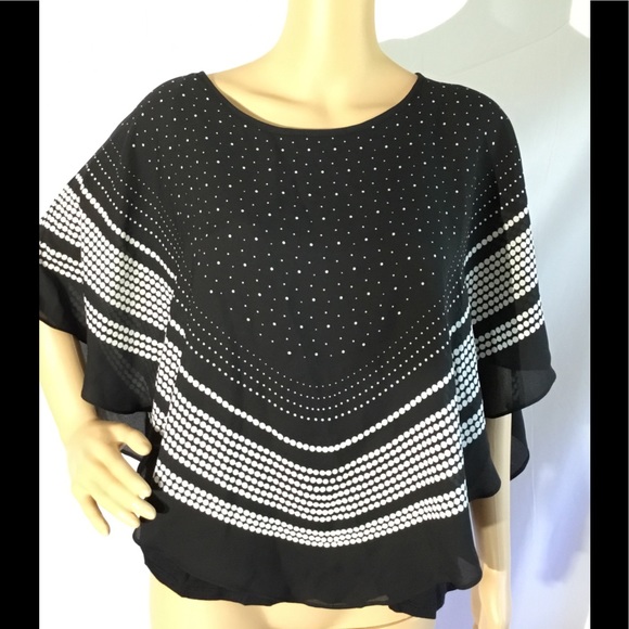 ELLE Crepe Popover Top Black and White NWT - Picture 1 of 10